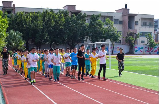 炭步中学新生跑操