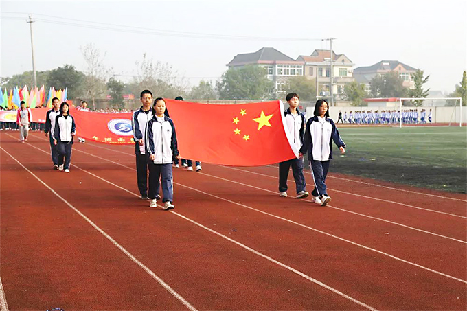 平湖杭州湾实验学校校运会方阵队入场